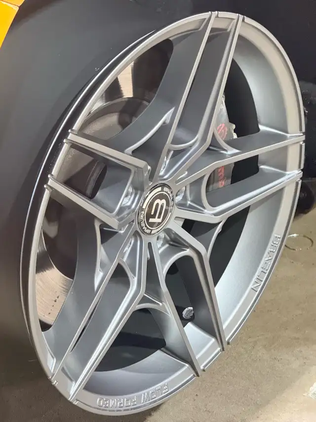 ONlY 500 km！ mustang 19 inch rims with winter tires in Other Parts & Accessories in City of Toronto - Image 5