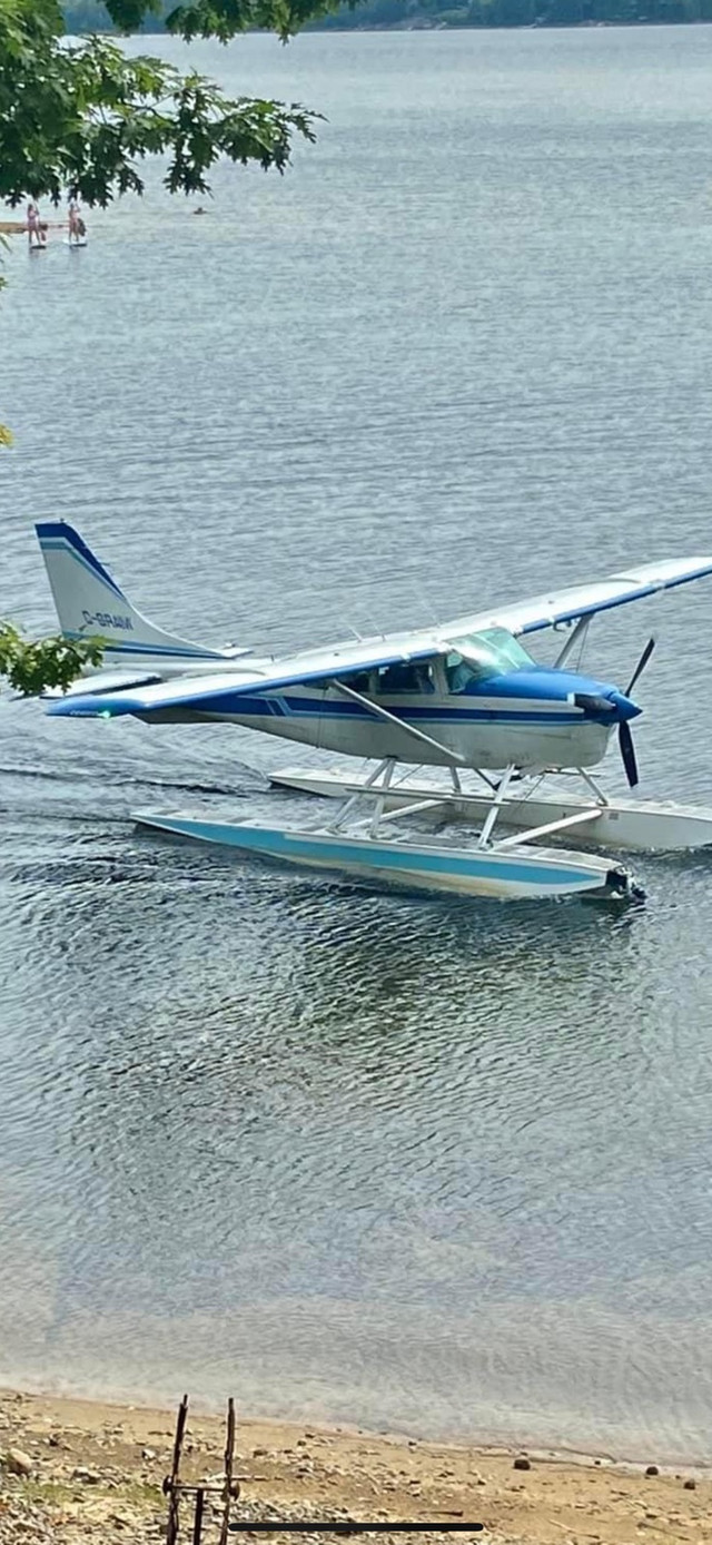 Cessna P206 Amphibious Airplane in Other in Muskoka - Image 3