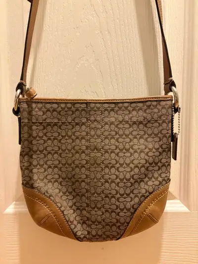 Vintage Y2K Coach Crossbody, View more