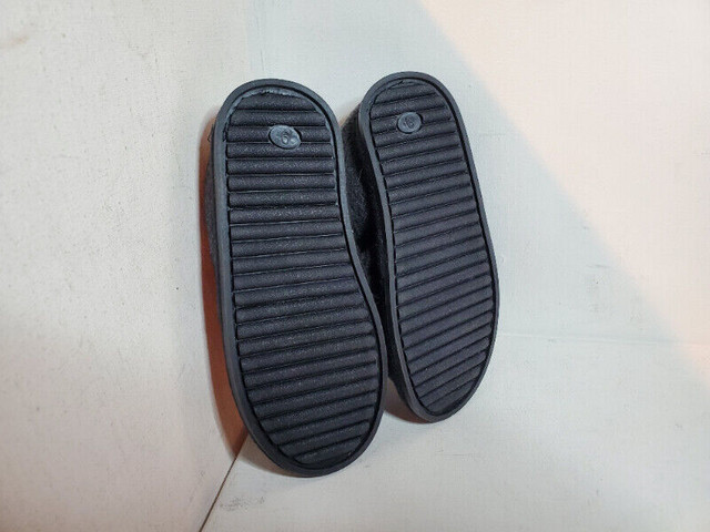 Spider slippers for boys brand new / pantoufle pour garçons neuf dans Autre  à Ouest de l’Île - Image 4