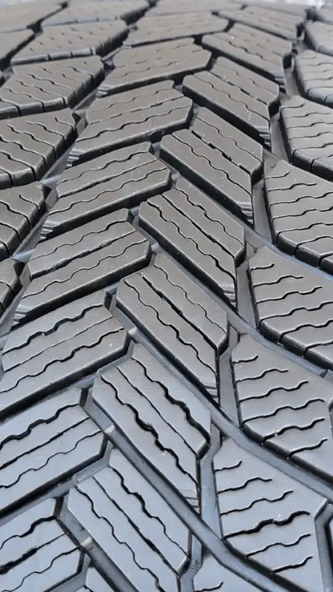 225/45R/17 MICHELIN X ICE SNOW TOIRES IN VERY GOOD CONDITION in Tires & Rims in Dartmouth - Image 7