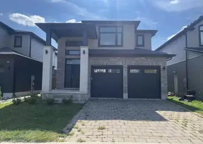 Beautiful house for rent in Northwest london ontario. Backyard is fully fenced with 7 ft fencing for...