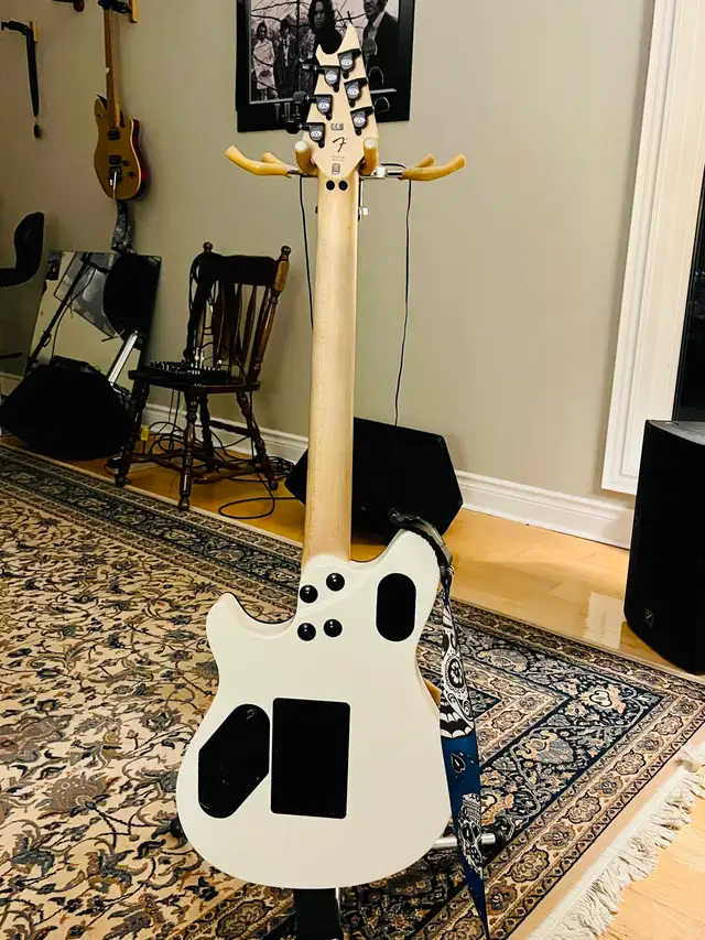 EVH WOLFGANG SPECIAL in POLAR WHITE in Guitars in Markham / York Region - Image 4