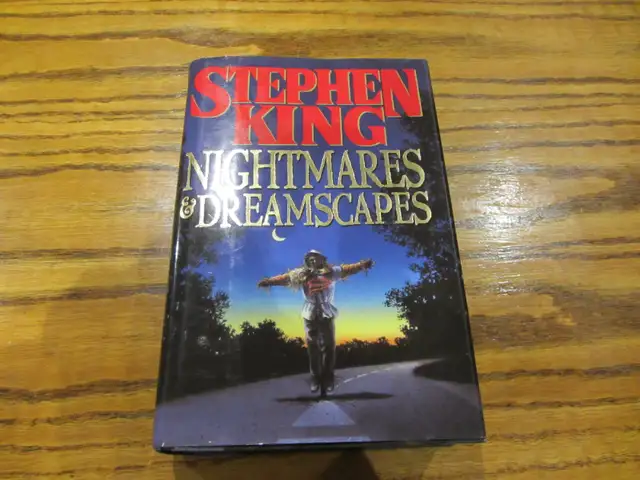 Stephen King Nightmares And Dreamscapes Hardcover Book 1993 in Fiction in Oakville / Halton Region - Image 2