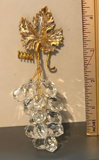 Beautiful new, crystal with gold leaflets for sale. Grape cluster motif. Made in Italy. Front porch...