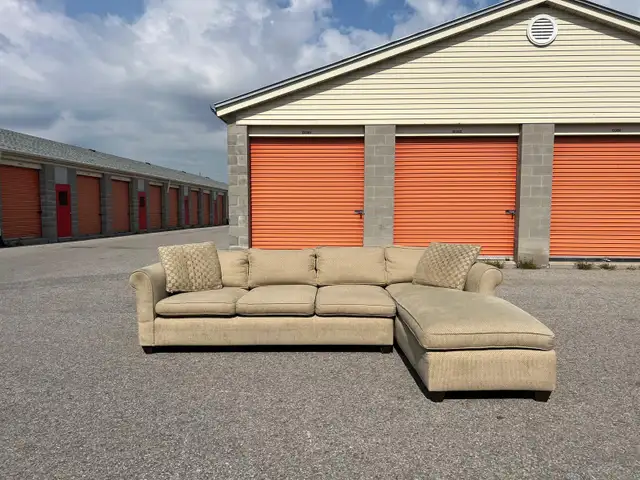 Beige Sectional  in Couches & Futons in Kingston - Image 7