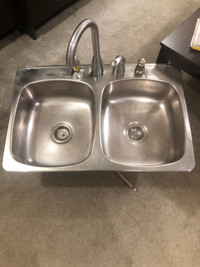 KITCHEN SINK WITH FAUCET 33.5X22