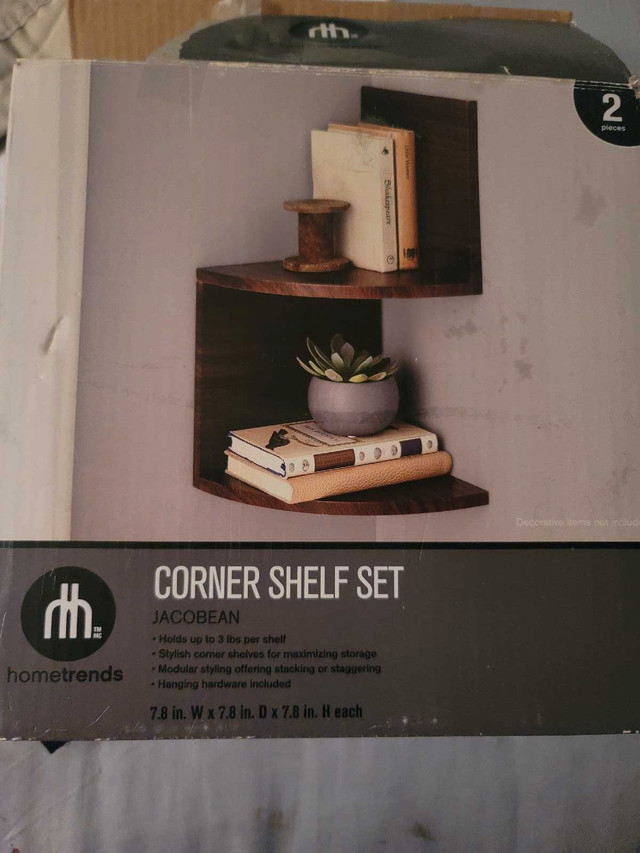 Corner shelf set $5 in Garage Sales in Calgary