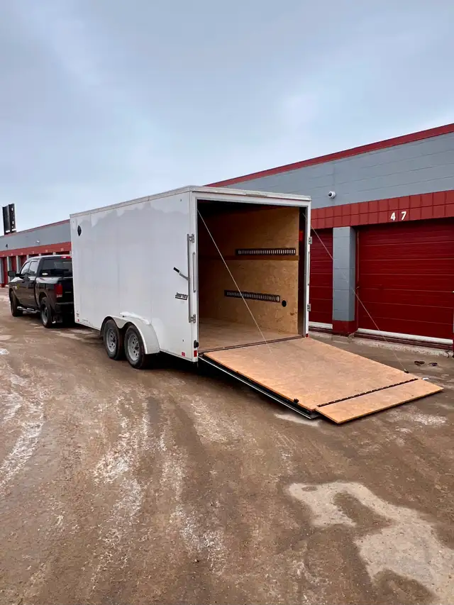 Moving service62864353756546121