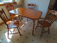COLONIAL MAPLE TABLE AND CHAIRS
