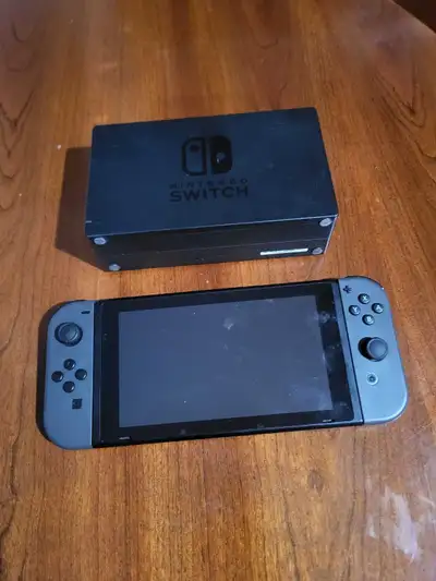 Located in pineridge $180 Unpatched Nintendo switch Screen has some marks on it refer to pictures ha...