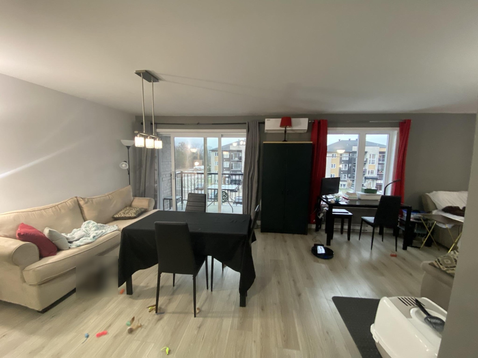 Très grand 4 1/2 récent à louer à Saint-Jérôme — photo 1