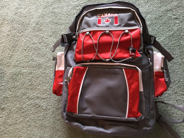 NEW CANADA BACKPACK in Other in La Ronge - Image 2