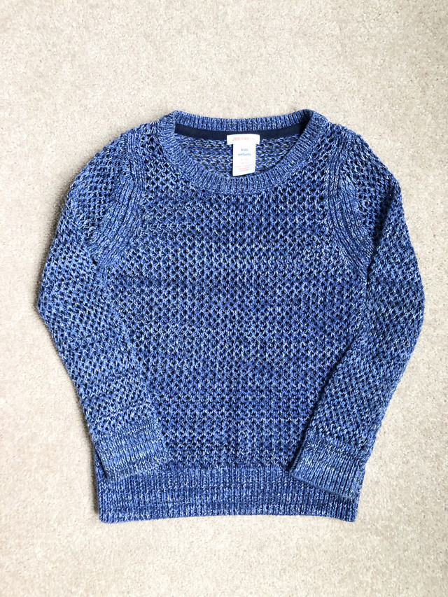 Girls size 4/5T sweater  in Clothing - 4T in City of Halifax