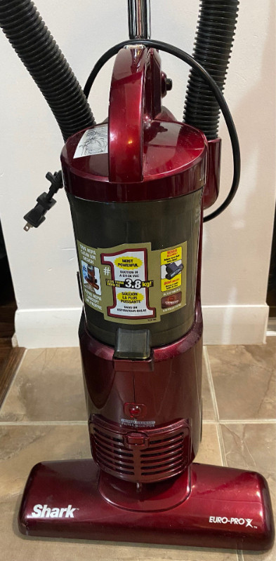 Used SHARK EURO PRO X RED VACUUM, in good condition$50 in Vacuums in City of Toronto - Image 2