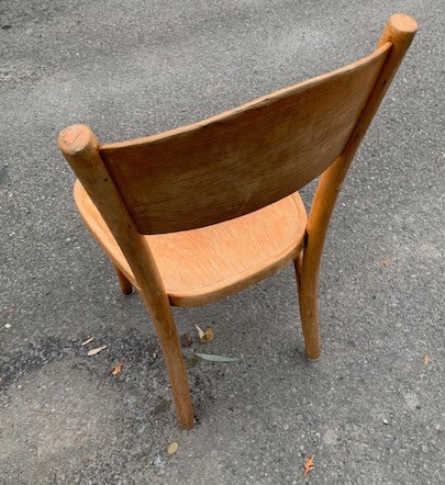chaise vintage en bois noble dans Chaises, Fauteuils inclinables  à Ville de Montréal - Image 2