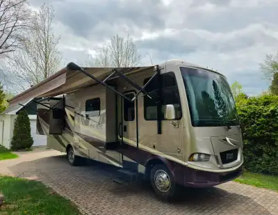 Newmar Bay Star Sport 3226 2019 38 000 km Classe A au GAZ (320-hp Ford V-10 engine, 80 gallons) 30 A...