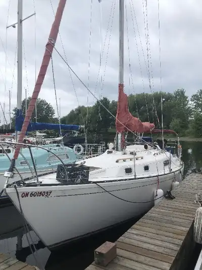 28 ft Aloha for sail. fully equipped sail plan Genoa, Main, 2 spinnakers, 20 hp outboard, sink, head...