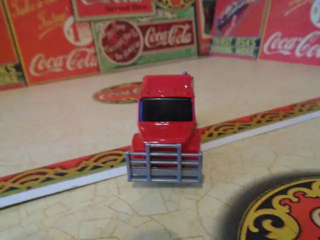 Camion à remorque coca-cola/ Coca-Cola trailer truck in Arts & Collectibles in Lévis - Image 3