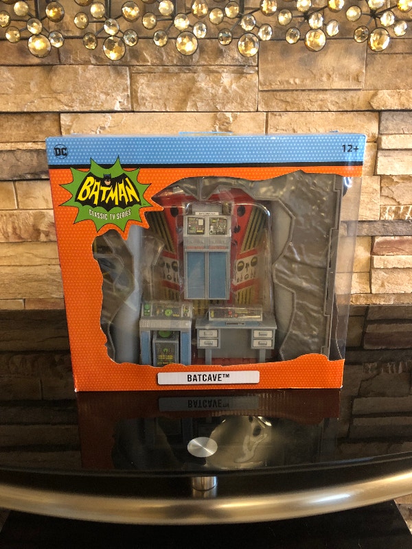 McFarlane Toys DC Batman 1966 TV Series Batcave Toys & Games