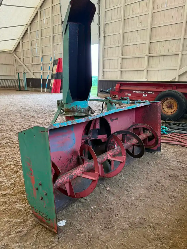 Commercial snowblower in Snowblowers in Mississauga / Peel Region - Image 5