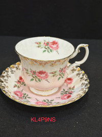 Royal Albert Hand painted pink  rose tea cup & saucer -