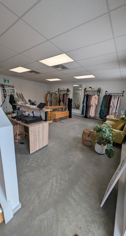 North east edmonton commerical retail space for rent in Commercial & Office Space for Rent in Edmonton - Image 2