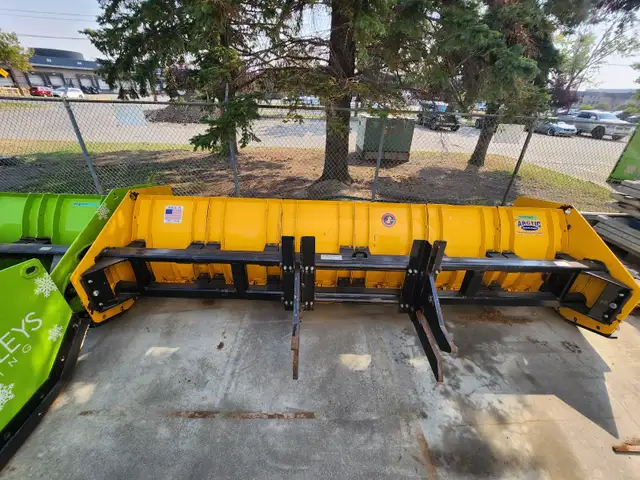 Snow Plow on Sale - Arctic HD 17ft - Snow Plow | Snowblowers | Calgary ...