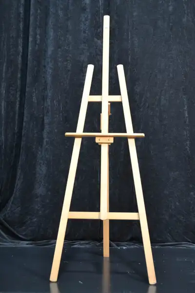 Chevalet En Bois Beige 1′-9 "L X 6′-3 "H Marque Torres 4 de disponibles @ 65.00/ch