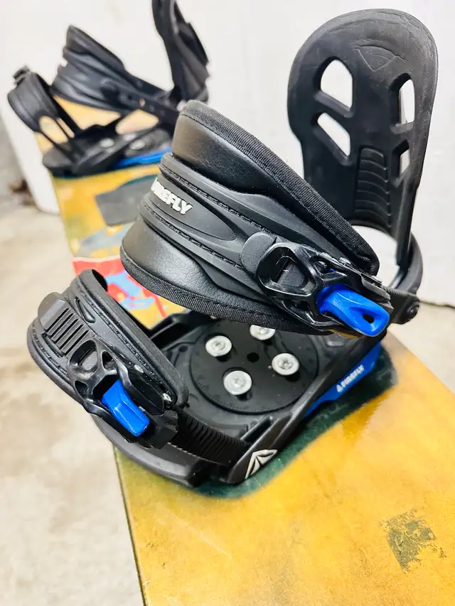 Liquid snowboard 136 cm with Firefly bindings in Snowboard in Markham / York Region - Image 4