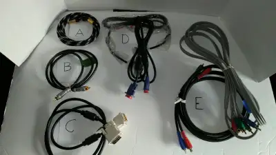 Lot de câbles audio et vidéo: optique, coaxial, DVI, VGA,et RGB, View more