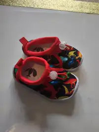 Children's water shoes size 5, Kanata, Ottawa 