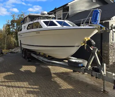 1995 Bayliner - 2859 w/ Alaskan bulkhead - Extensively rebuilt in 2017 – New 7.4L crate engine fall...