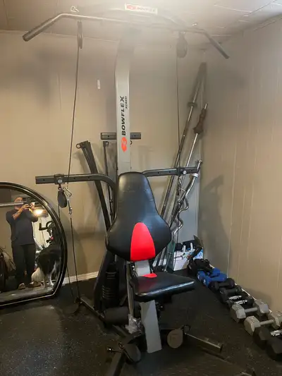 Bowflex exceed. Hardly used and in excellent condition. Can help with delivery. 400 obo