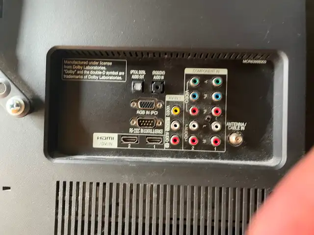 37” LCD tv in General Electronics in City of Montréal - Image 3