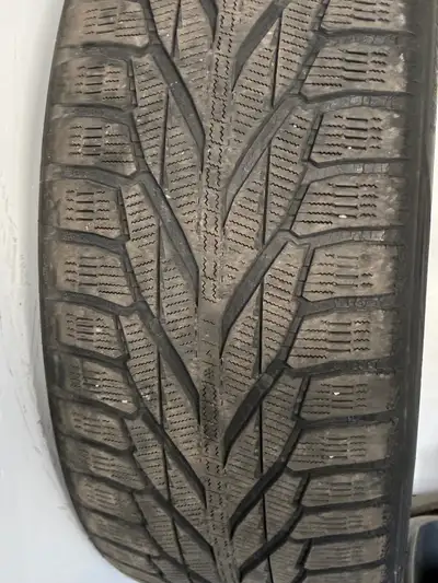 Winter tire for sale 255/45R20 105R Contact 647-856-5059 $150 for all four tires