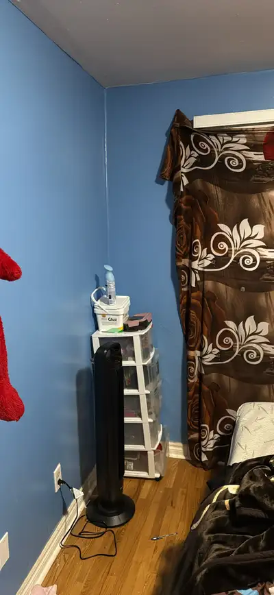 One bed Room available in 4 bedroom house for a couple boys or girls we are a family of 4 people. Ho...