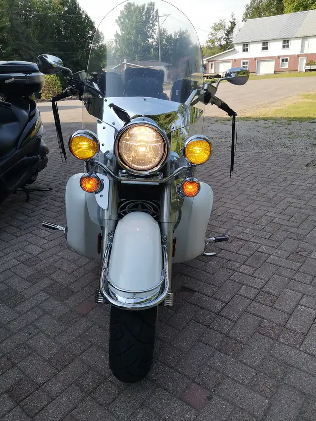 2005 Yamaha Royal Star tour deluxe . And a 2008 Yamaha majest in Touring in Gatineau - Image 4