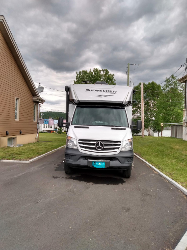Motorisé classe B+ 24 pieds Mercedes Sprinter Sunseeker MBS 24R VR et caravanes Saguenay