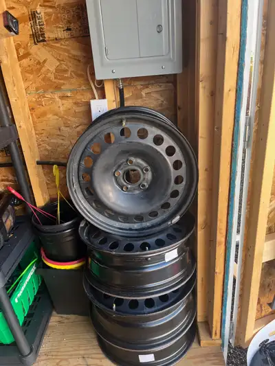 4 steel rims 18 inch They were on a Tiguan winter tire