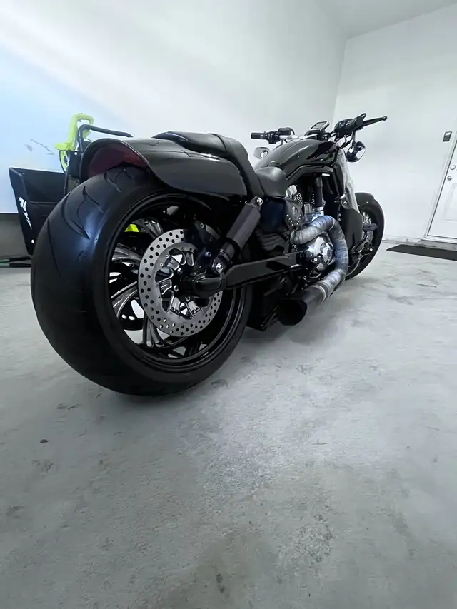Harley Davidson Vrod Muscle 2009 in Street, Cruisers & Choppers in Oakville / Halton Region - Image 3