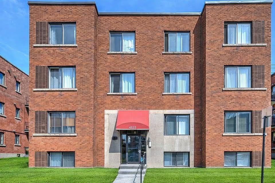 4 1/2 NDG/CDN — photo 1