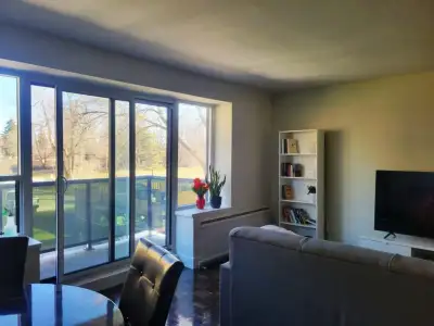 Looking For a Female Flatmate
