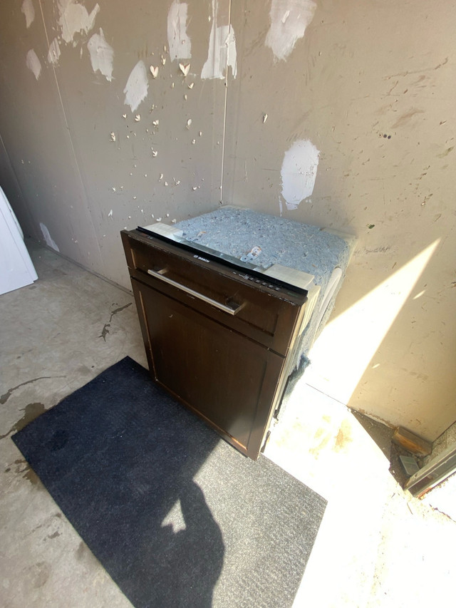 Slightly used dishwasher  in Dishwashers in City of Toronto