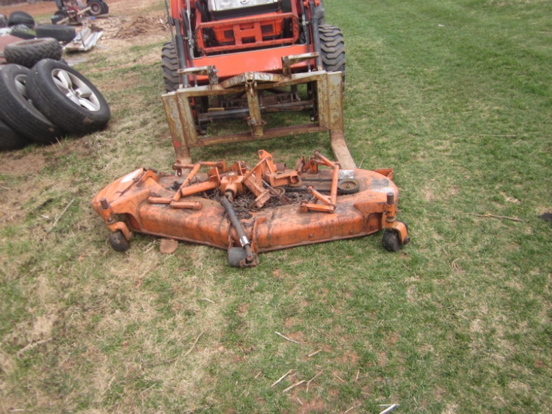 KUBOTA LAWN MOWER DECKS OF B7200 &6200 MODELS Lawnmowers & Leaf