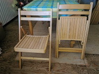 Chaises pliantes en bois solide