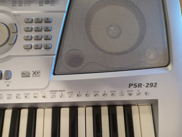 YAMAHA KEYBOARD   PSR-292 in Pianos & Keyboards in North Bay - Image 3