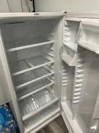 Very clean fridge working well 