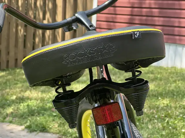 Felt Cruiser Bike (Rockstar Energy Drinks) in Cruiser, Commuter & Hybrid in Moncton - Image 3