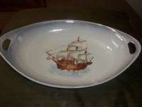 Plat de service vintage en porcelaine